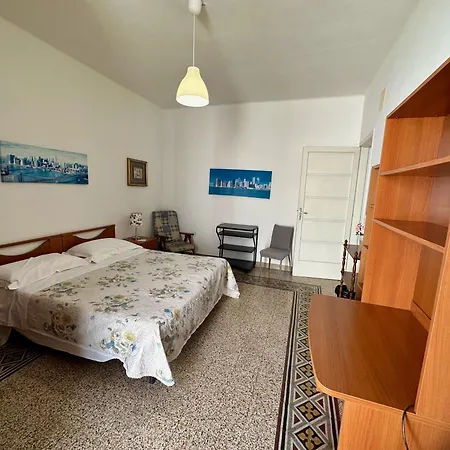 Via Trevisani Apartment Bari